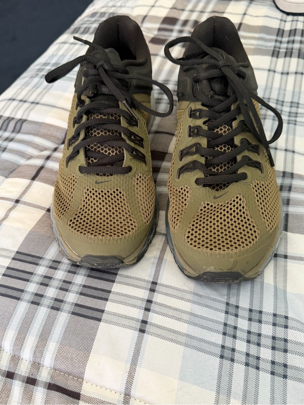 Nike Air Max Men's Olive/Tan Athletic Running Shoes